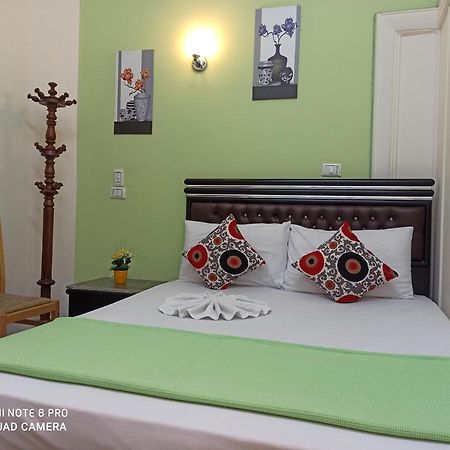 Golden Star Hostel Kairo Bagian luar foto
