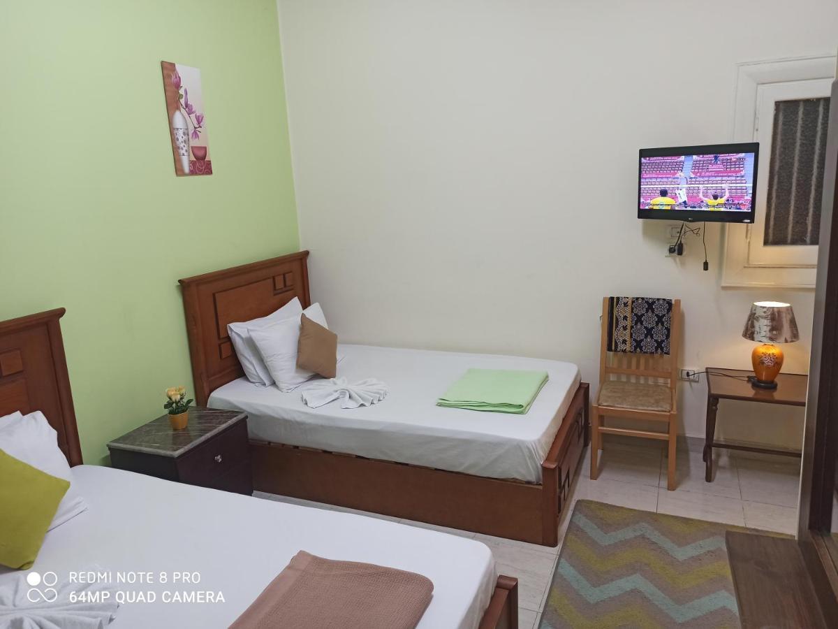 Golden Star Hostel Kairo Bagian luar foto