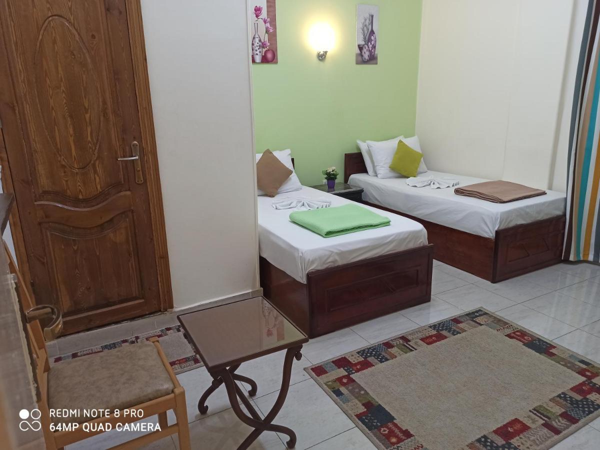 Golden Star Hostel Kairo Bagian luar foto