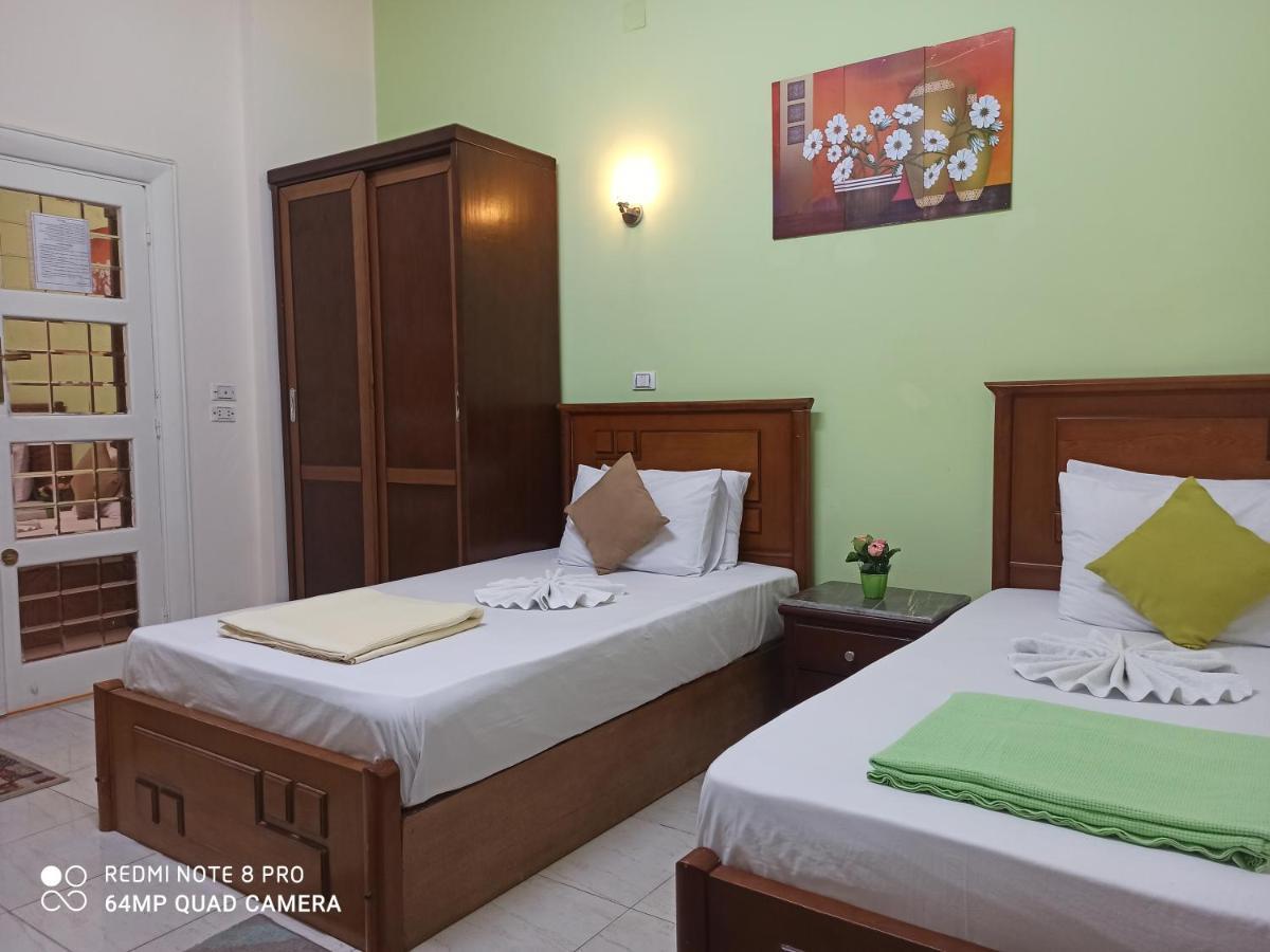 Golden Star Hostel Kairo Bagian luar foto