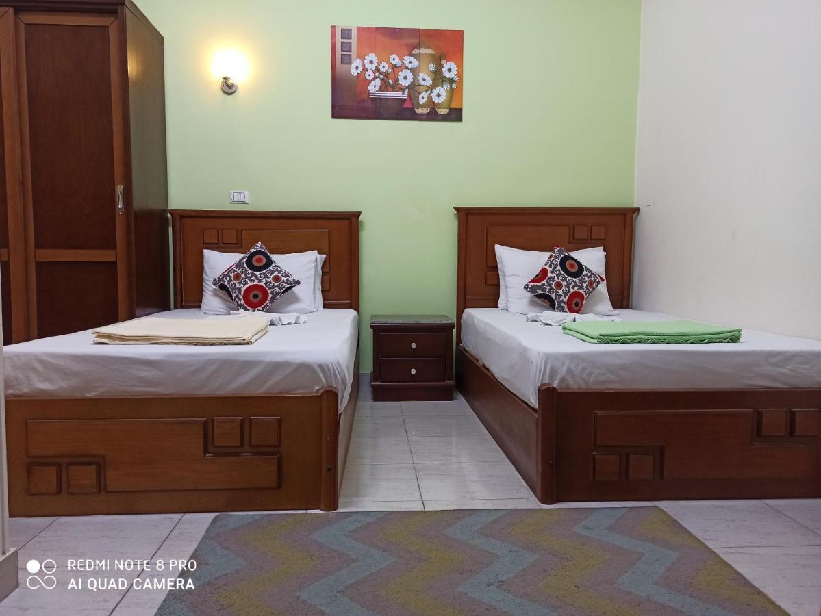Golden Star Hostel Kairo Bagian luar foto