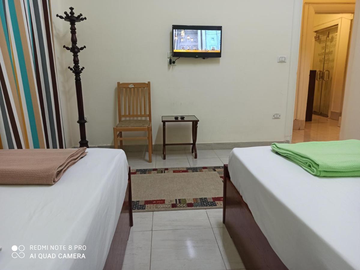 Golden Star Hostel Kairo Bagian luar foto