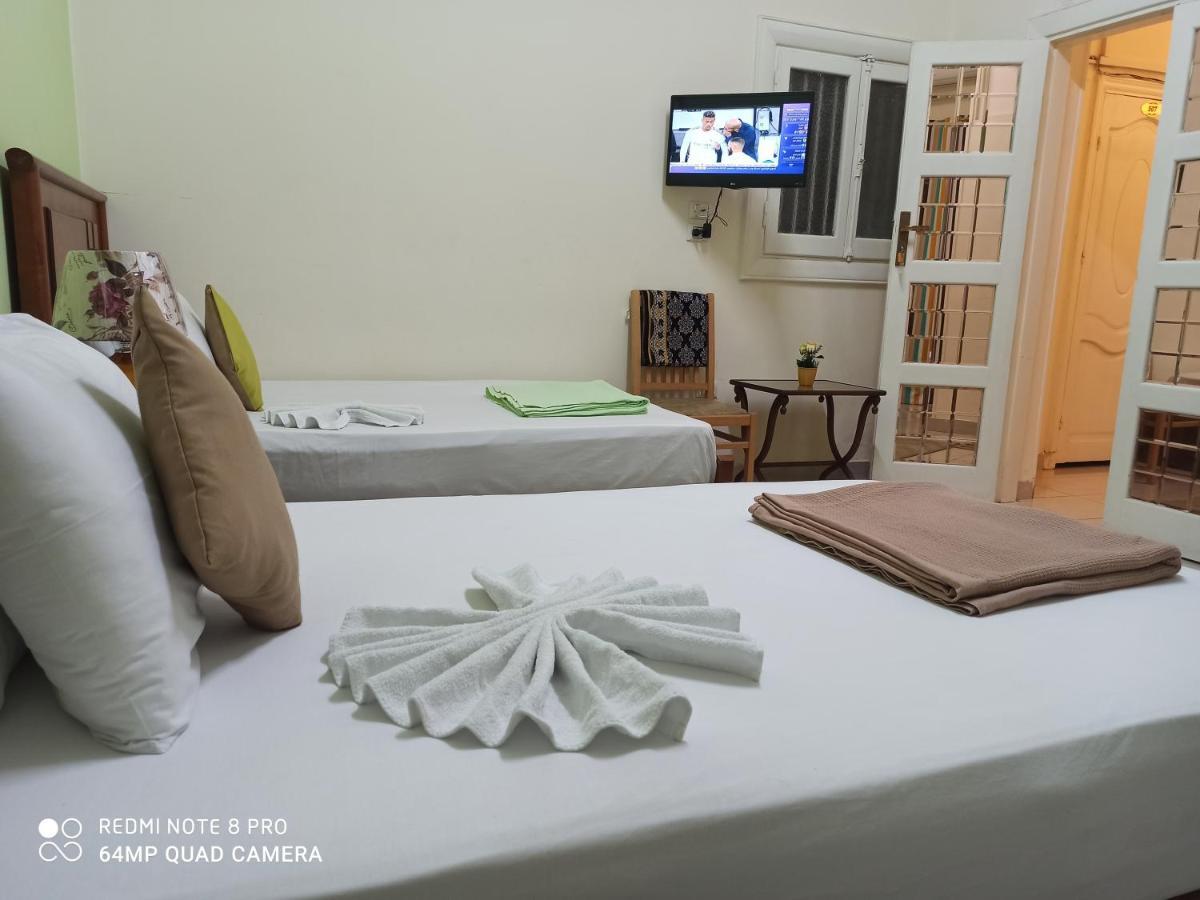 Golden Star Hostel Kairo Bagian luar foto