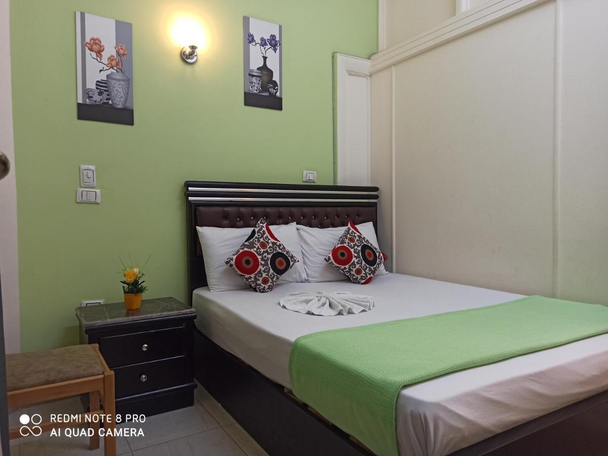 Golden Star Hostel Kairo Bagian luar foto