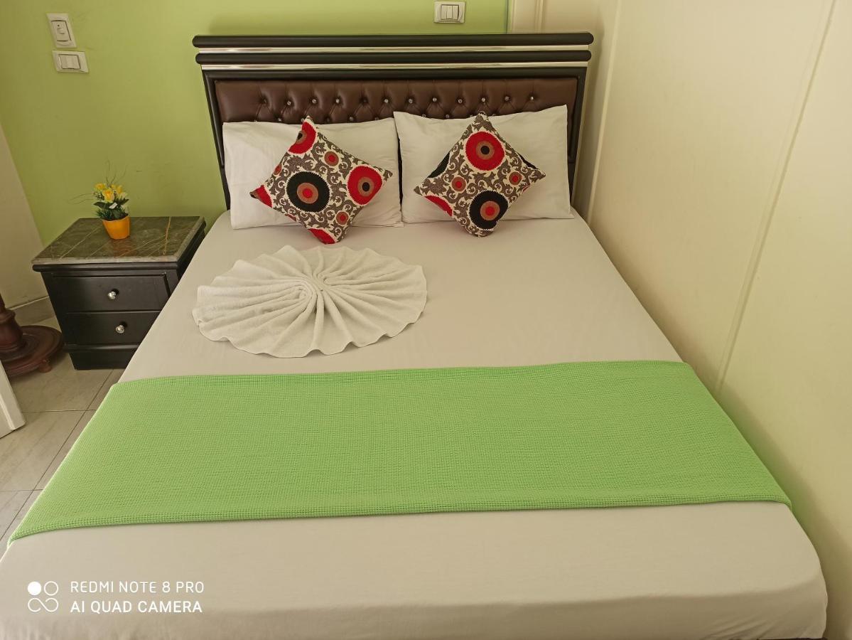 Golden Star Hostel Kairo Bagian luar foto