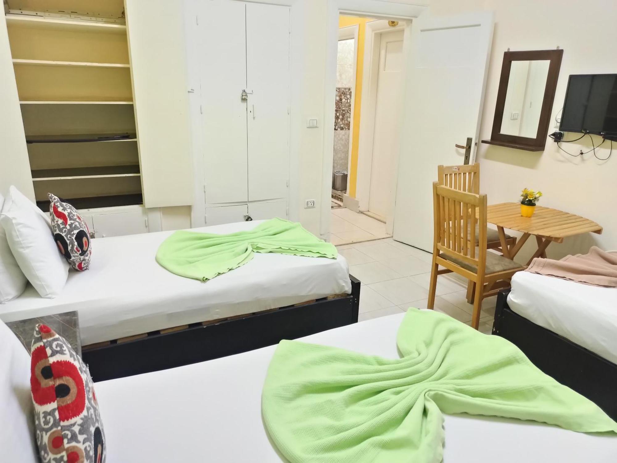 Golden Star Hostel Kairo Bagian luar foto