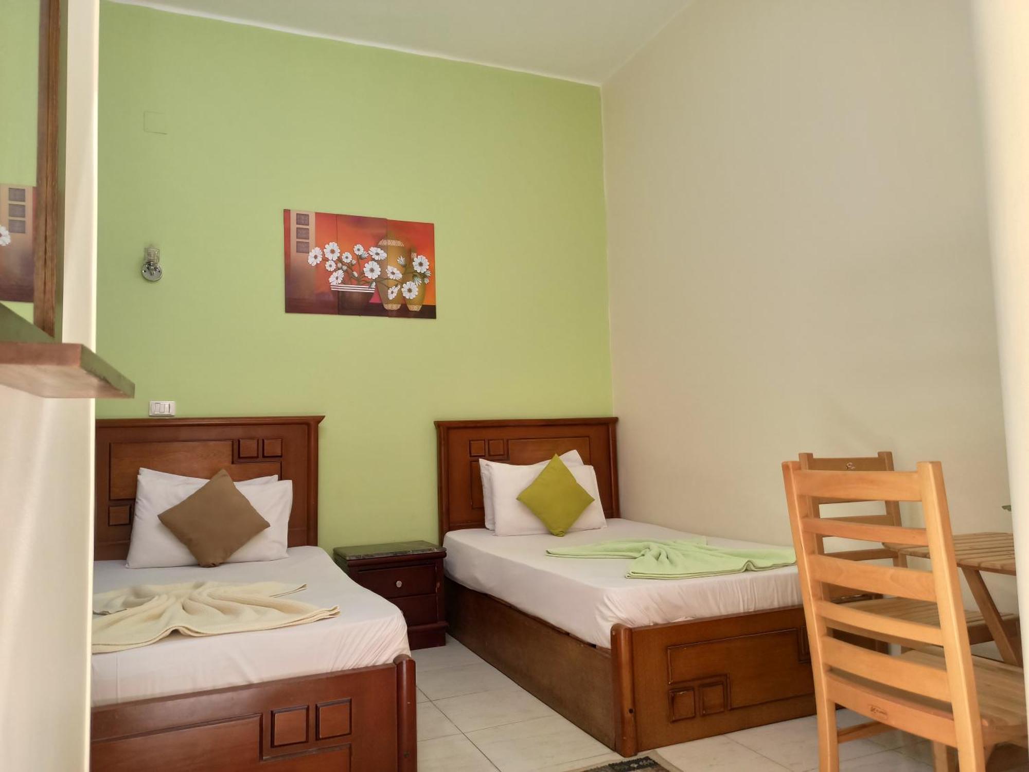 Golden Star Hostel Kairo Bagian luar foto