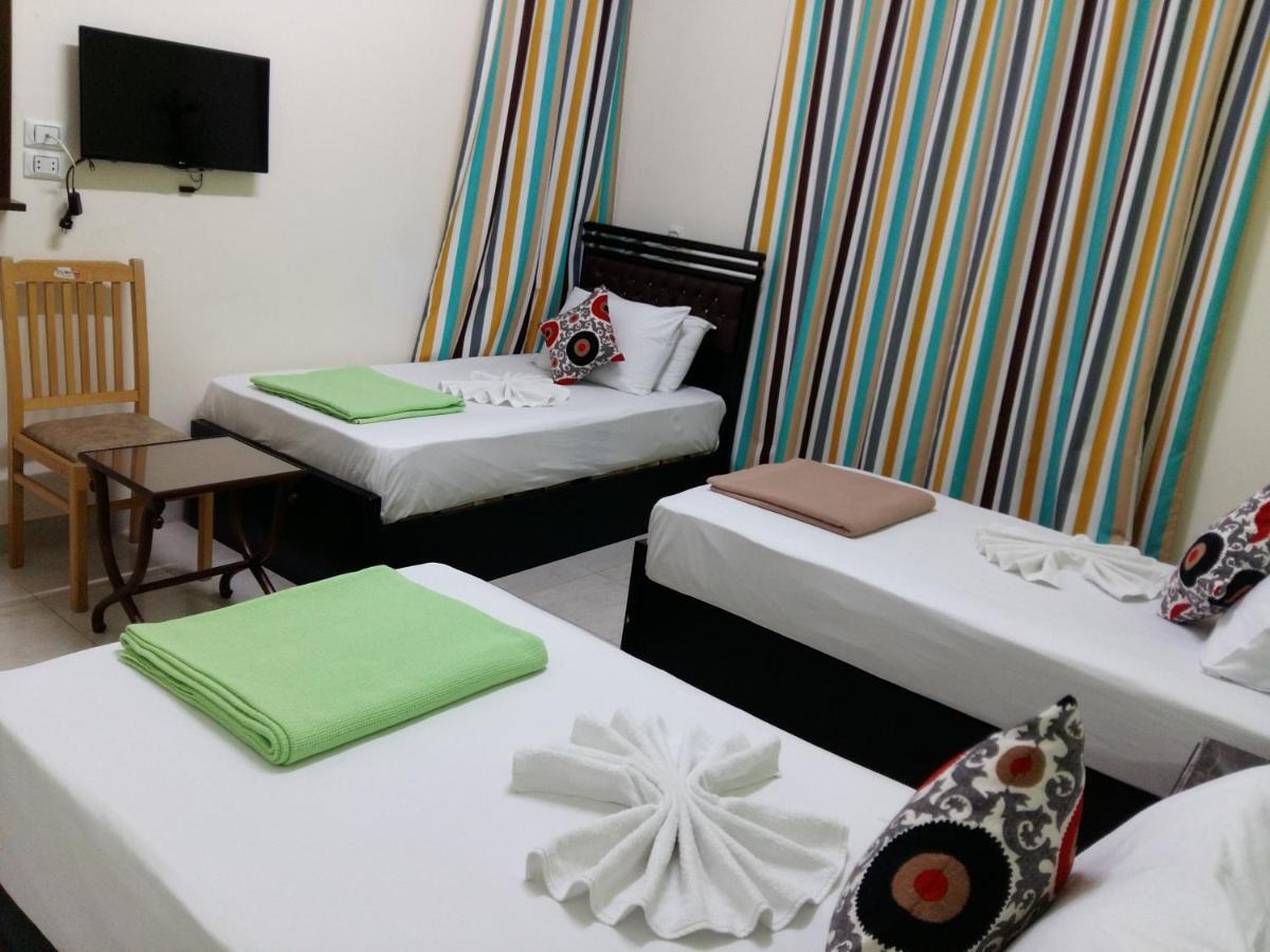 Golden Star Hostel Kairo Bagian luar foto